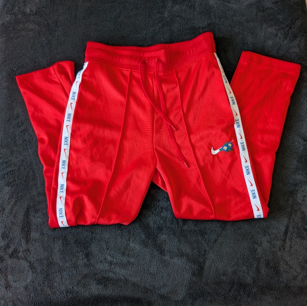 Unique Nike Women's Embroidered Feminine Athleisure Street Track Pants Red S